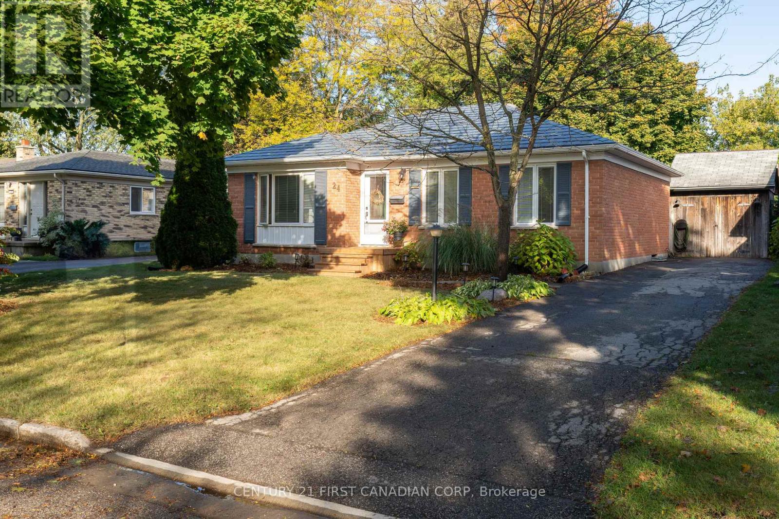 24 Chapple Hill Road, London, Ontario  N6G 2H3 - Photo 2 - X9398399