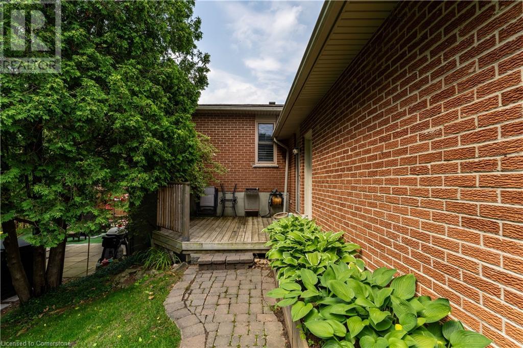 15 Laurendale Avenue, Waterdown, Ontario  L8B 0B3 - Photo 21 - XH4203127