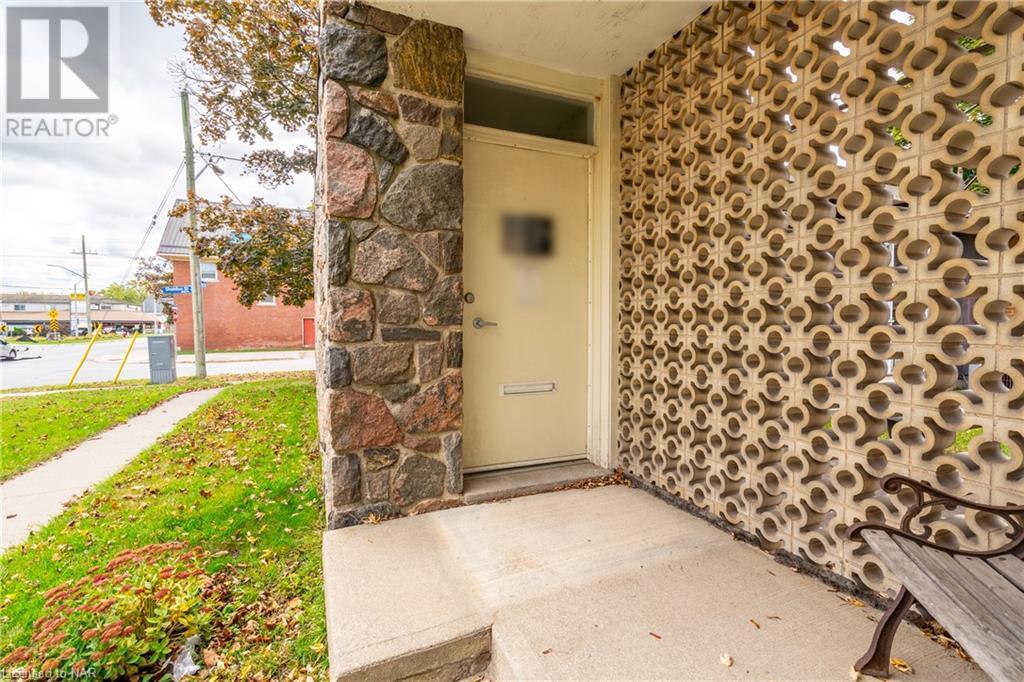 4213 Drummond Road, Niagara Falls, Ontario  L2E 6C2 - Photo 3 - 40634198