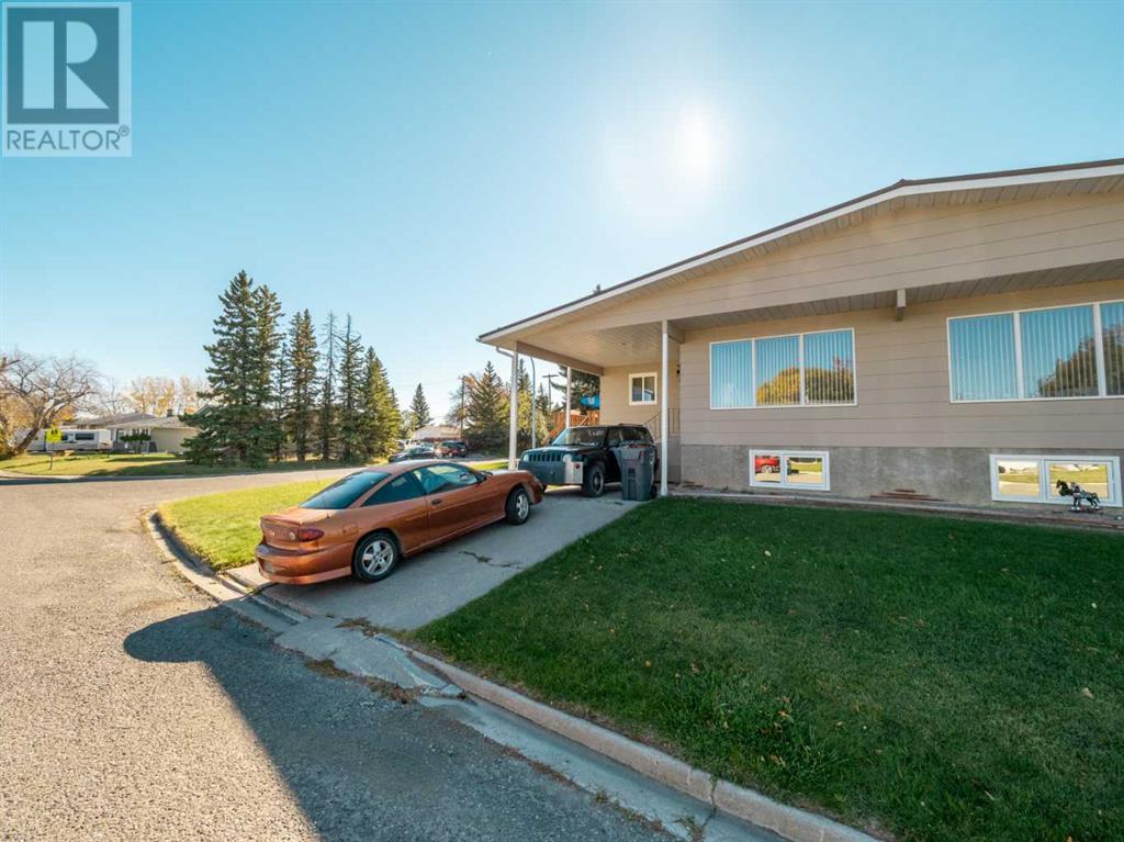 614 Mcdougall Street, Pincher Creek, Alberta  T0K 1W0 - Photo 3 - A2171873