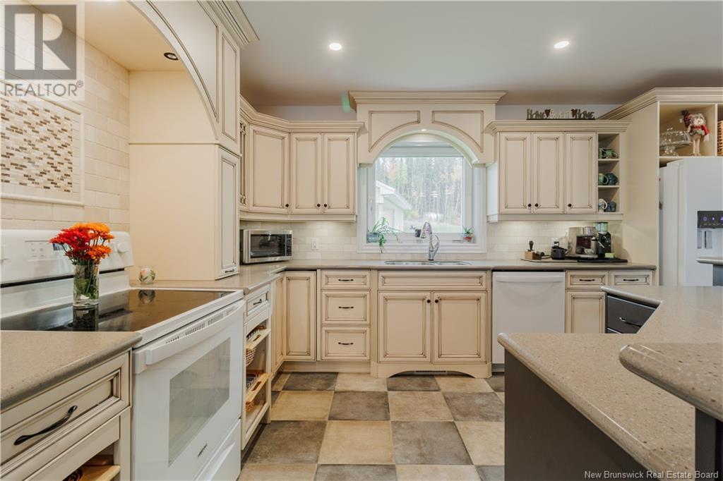 Property at 25 Leeland Way image 5