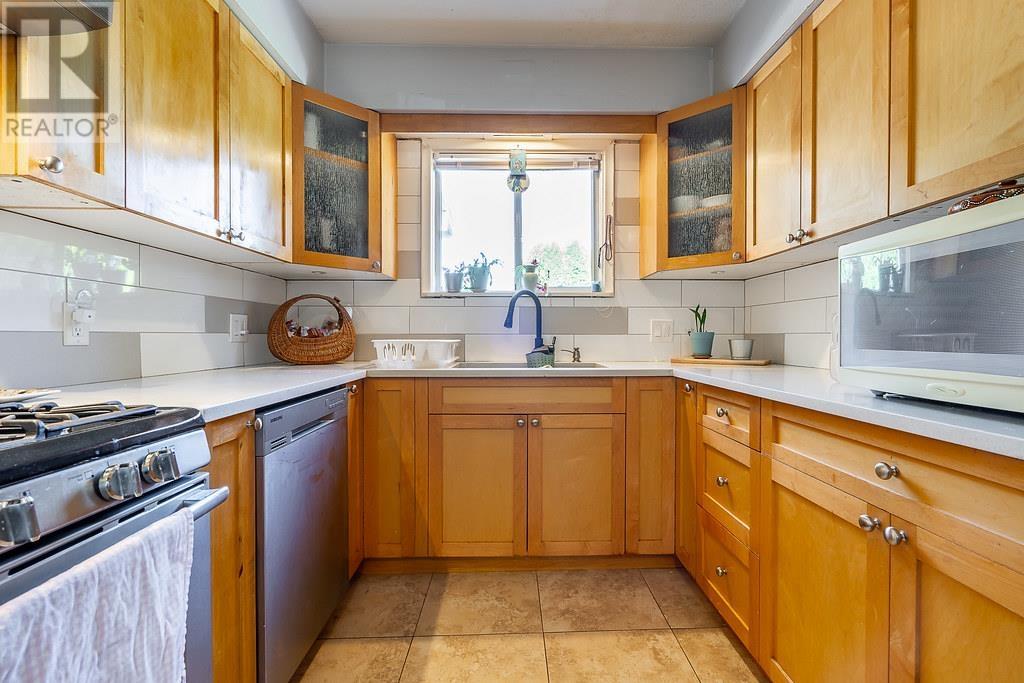1219 Hammond Avenue, Coquitlam, British Columbia  V3K 2P2 - Photo 11 - R2936080