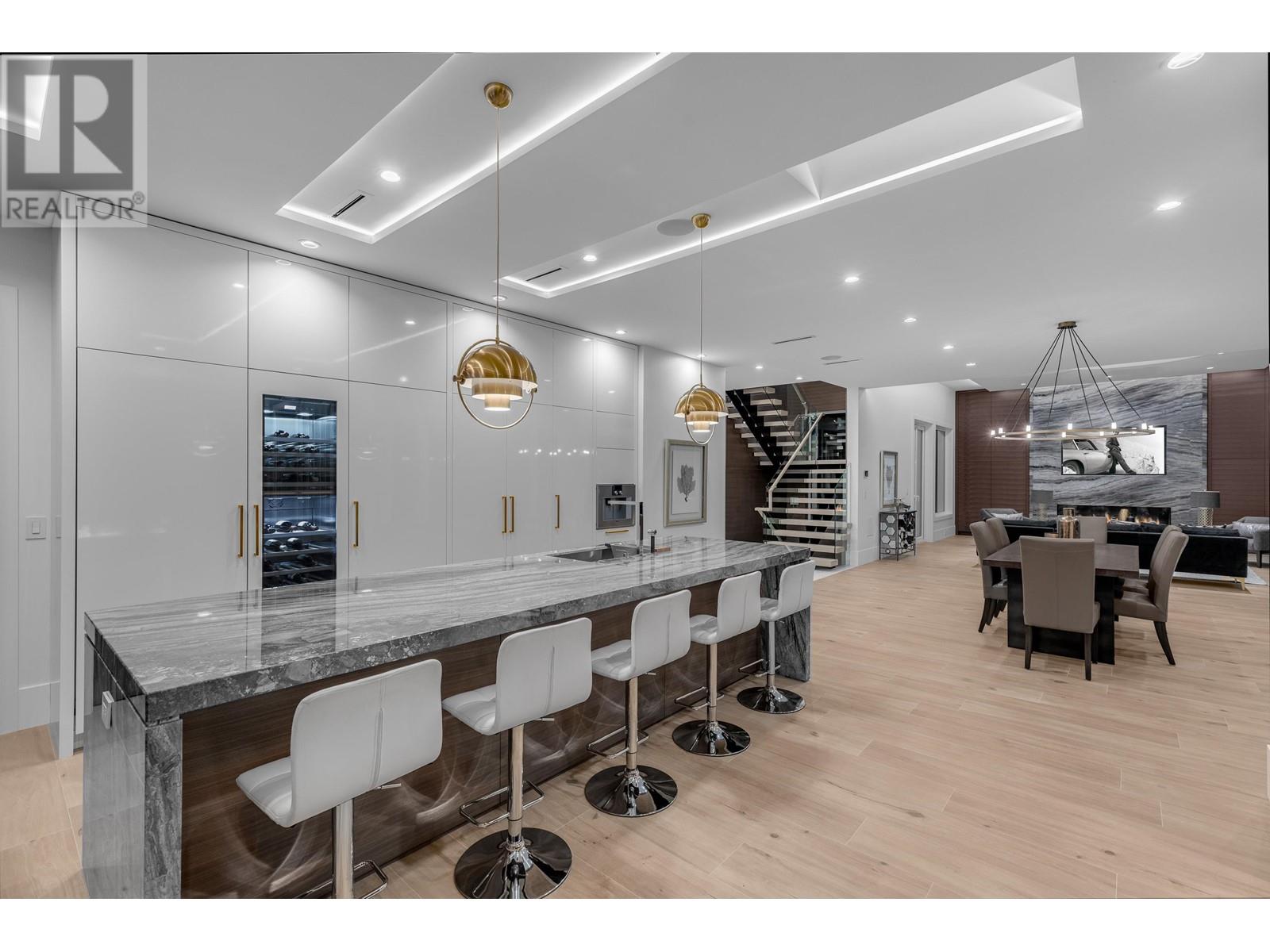 4332 Quinton Place, North Vancouver, British Columbia  V7R 4A7 - Photo 10 - R2936125