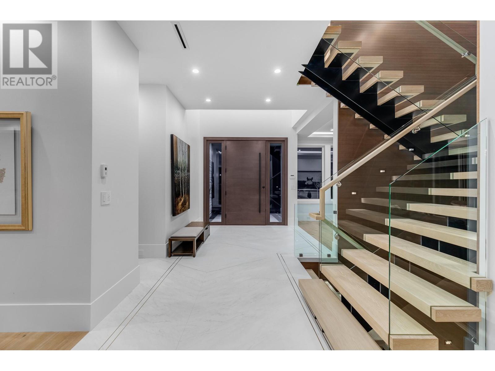 4332 Quinton Place, North Vancouver, British Columbia  V7R 4A7 - Photo 12 - R2936125