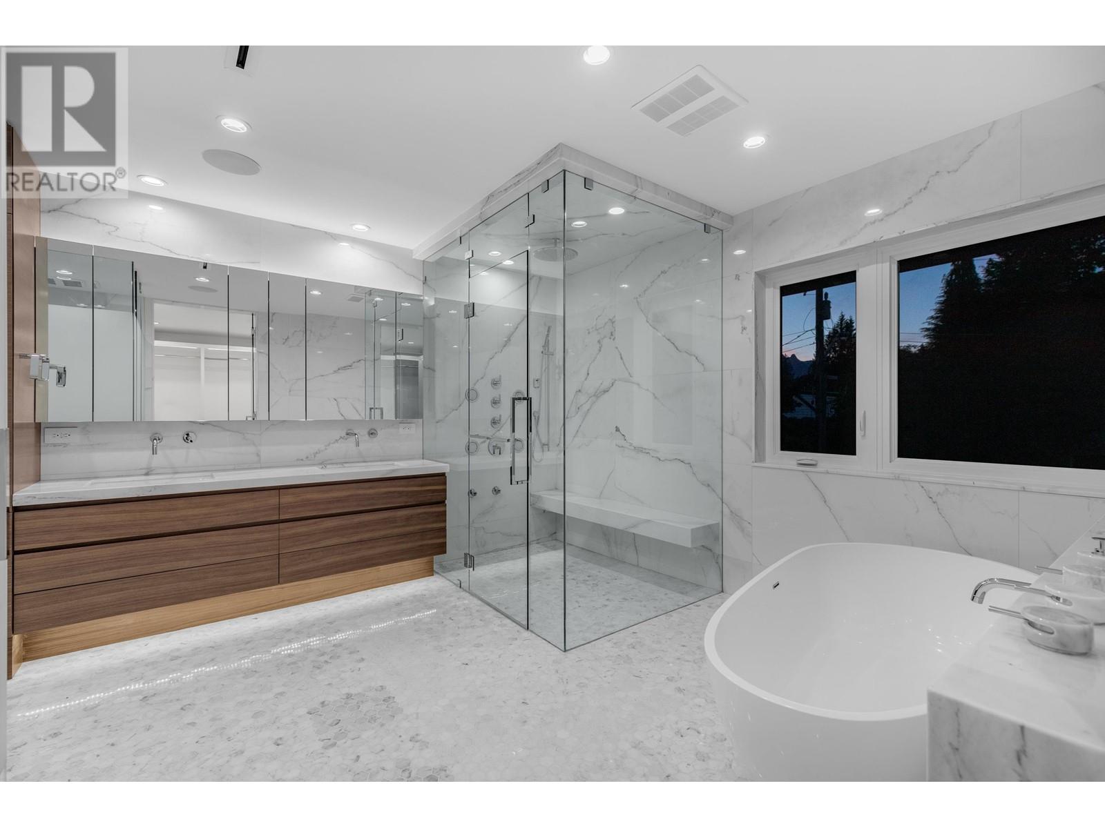 4332 Quinton Place, North Vancouver, British Columbia  V7R 4A7 - Photo 15 - R2936125