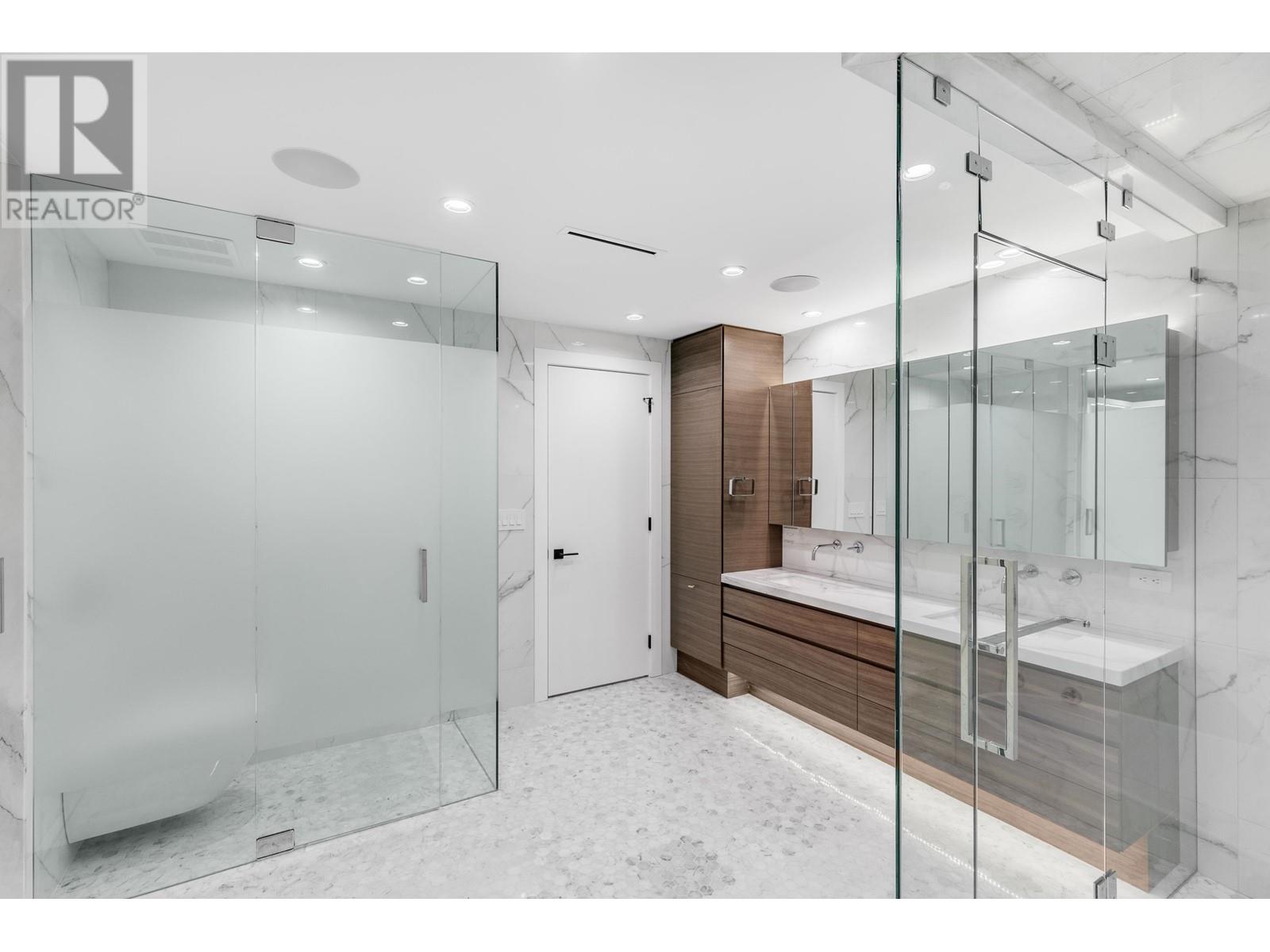 4332 Quinton Place, North Vancouver, British Columbia  V7R 4A7 - Photo 16 - R2936125