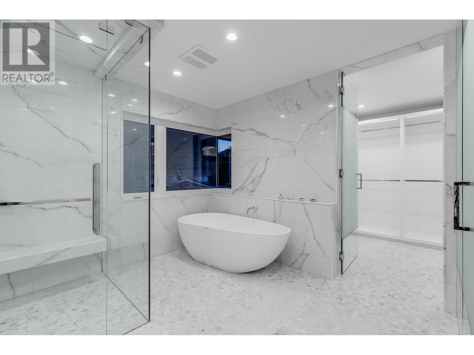 4332 Quinton Place, North Vancouver, British Columbia  V7R 4A7 - Photo 17 - R2936125