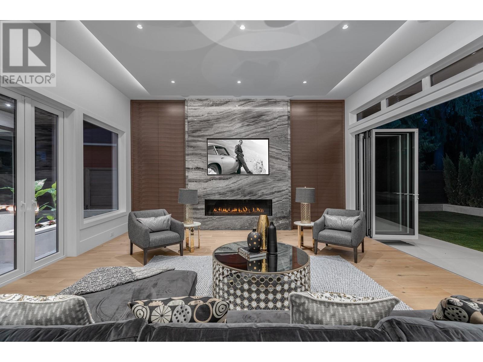 4332 Quinton Place, North Vancouver, British Columbia  V7R 4A7 - Photo 5 - R2936125