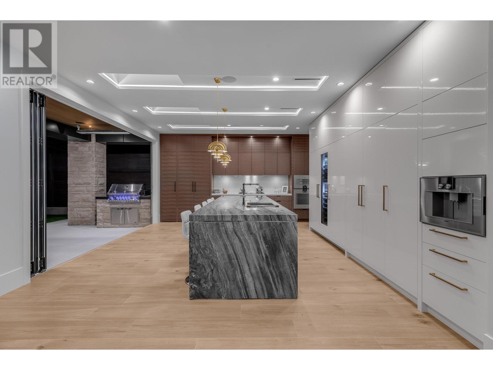 4332 Quinton Place, North Vancouver, British Columbia  V7R 4A7 - Photo 7 - R2936125