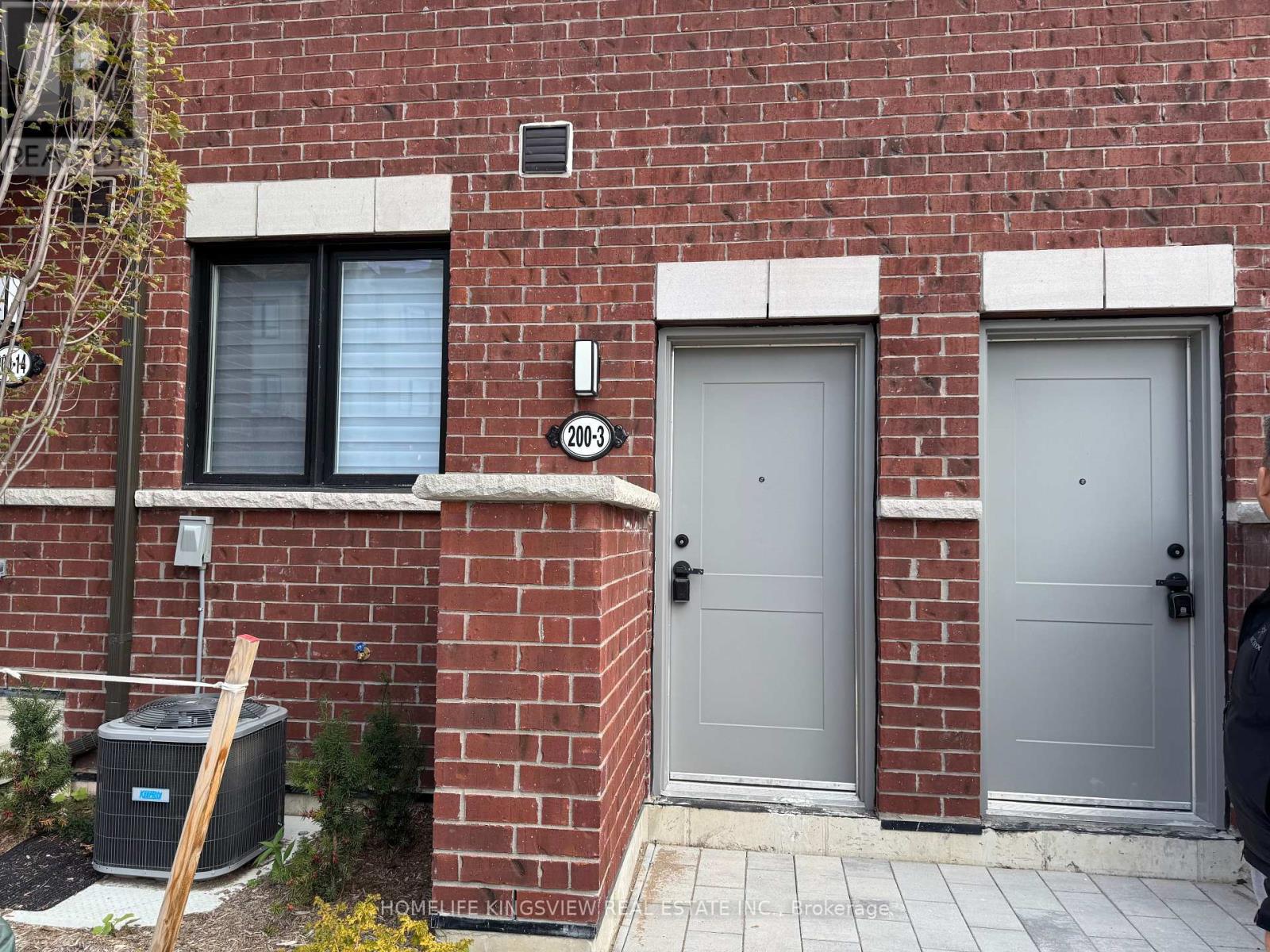 3 - 200 DISSETTE STREET, Bradford West Gwillimbury, Ontario
