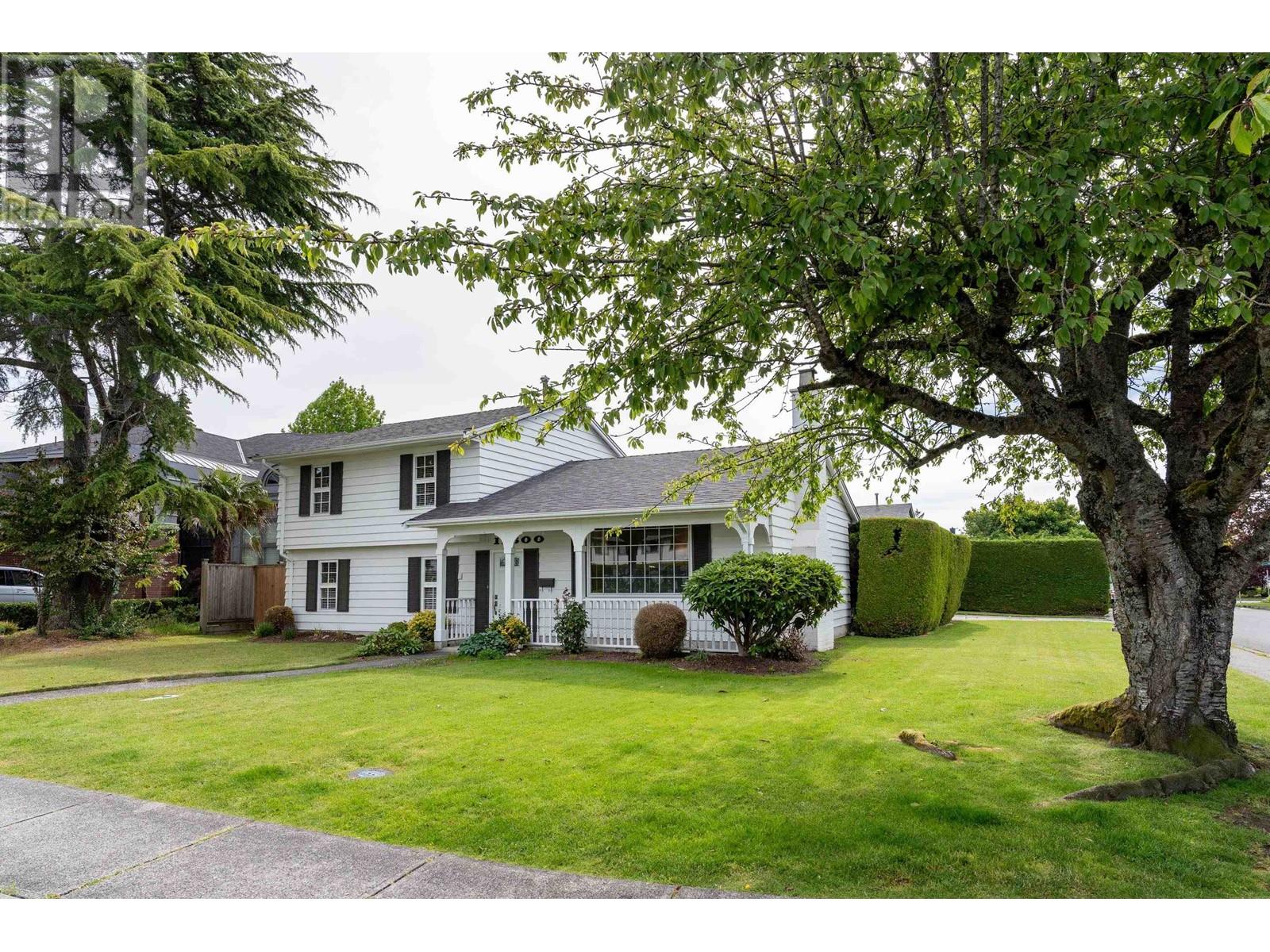 Listing Picture 3 of 40 : 11600 KINGFISHER DRIVE, Richmond / 烈治文 - 魯藝地產 Yvonne Lu Group - MLS Medallion Club Member