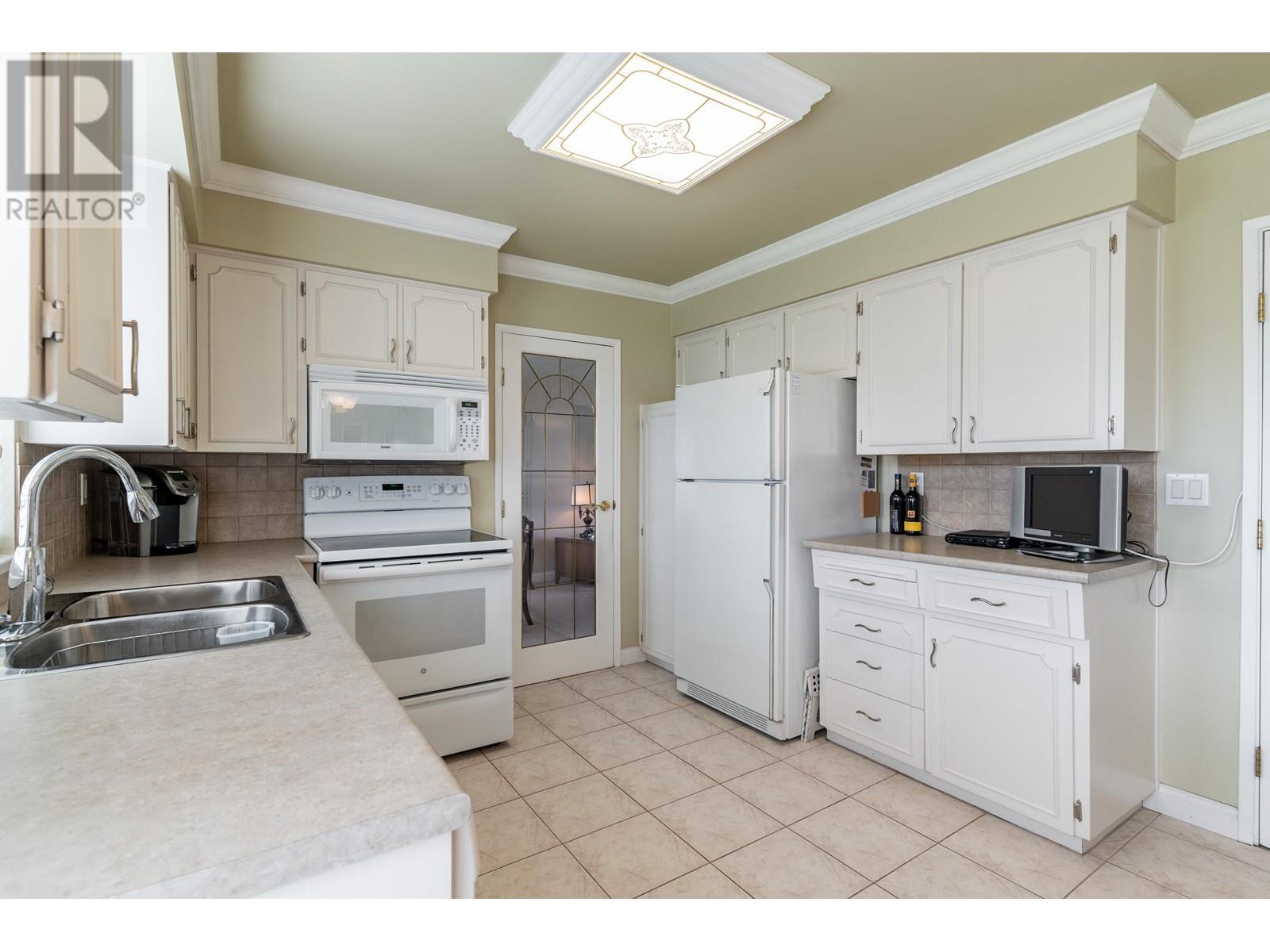 Listing Picture 14 of 40 : 11600 KINGFISHER DRIVE, Richmond / 烈治文 - 魯藝地產 Yvonne Lu Group - MLS Medallion Club Member