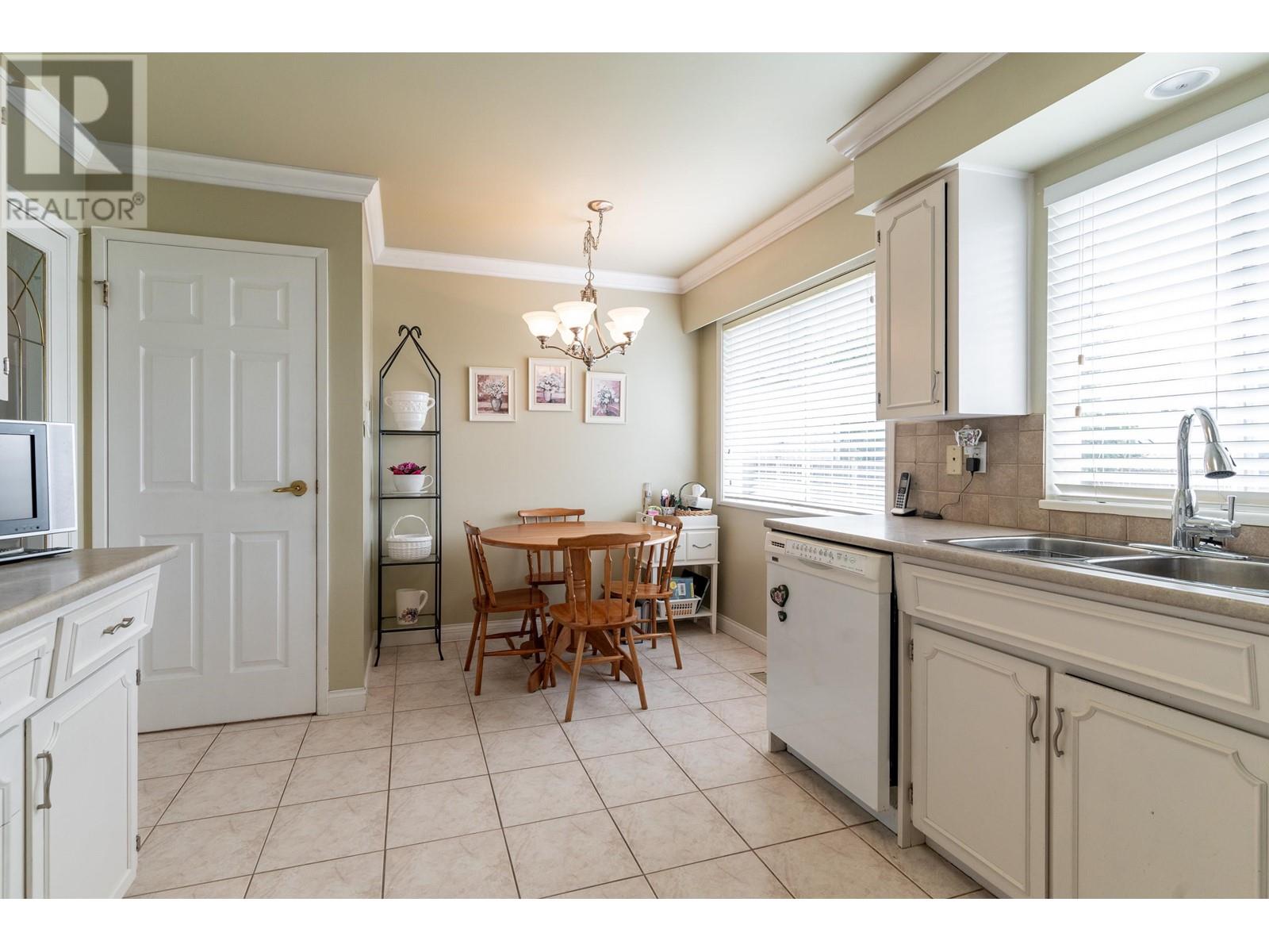 Listing Picture 15 of 40 : 11600 KINGFISHER DRIVE, Richmond / 烈治文 - 魯藝地產 Yvonne Lu Group - MLS Medallion Club Member