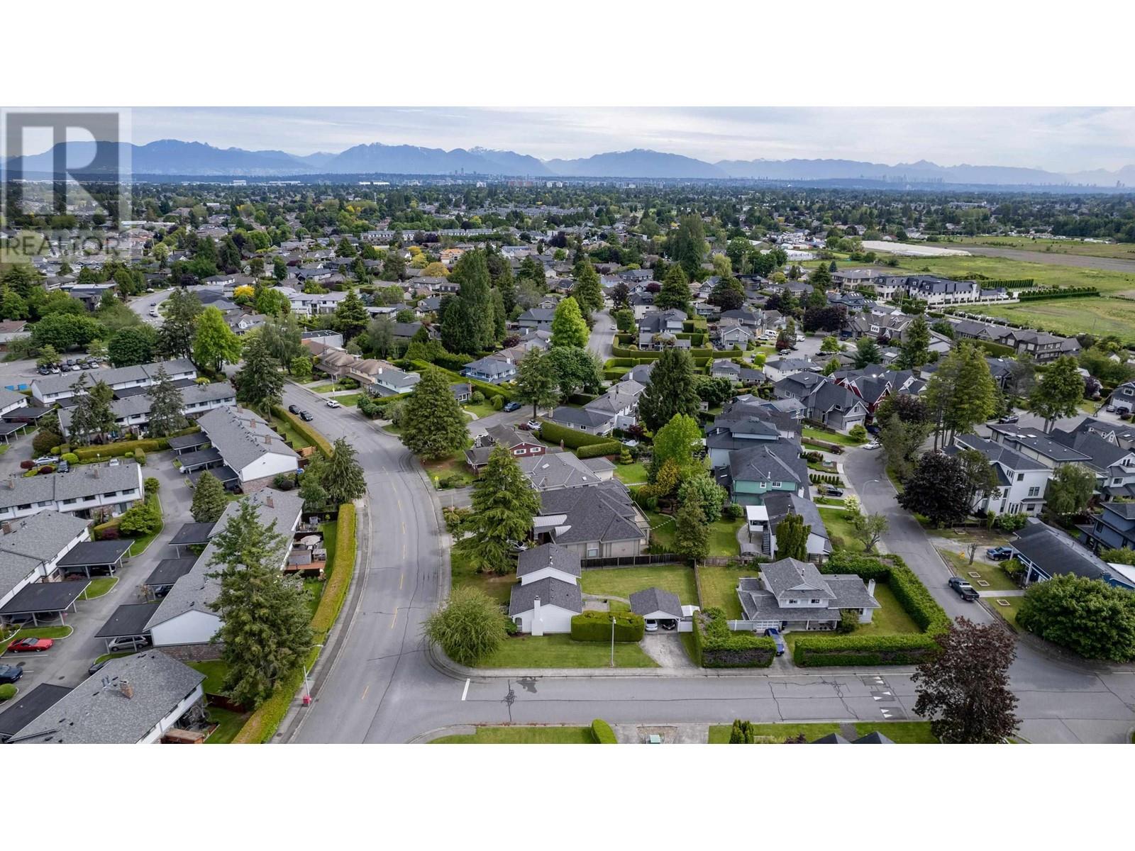 Listing Picture 39 of 40 : 11600 KINGFISHER DRIVE, Richmond / 烈治文 - 魯藝地產 Yvonne Lu Group - MLS Medallion Club Member