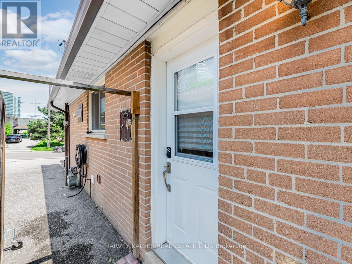 233 Woodsworth Road, Toronto (St. Andrew-Windfields), Ontario  M2L 2T5 - Photo 29 - C9397889