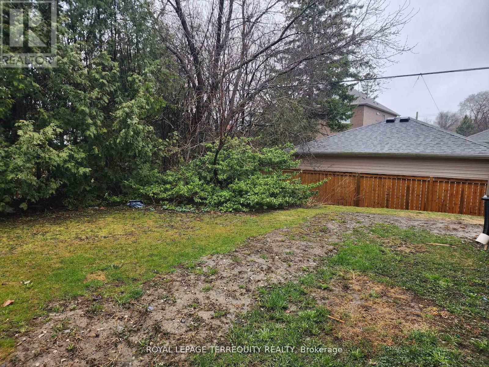 2 - 207 Trent Street E, Whitby, Ontario  L1N 1L7 - Photo 20 - E9398261