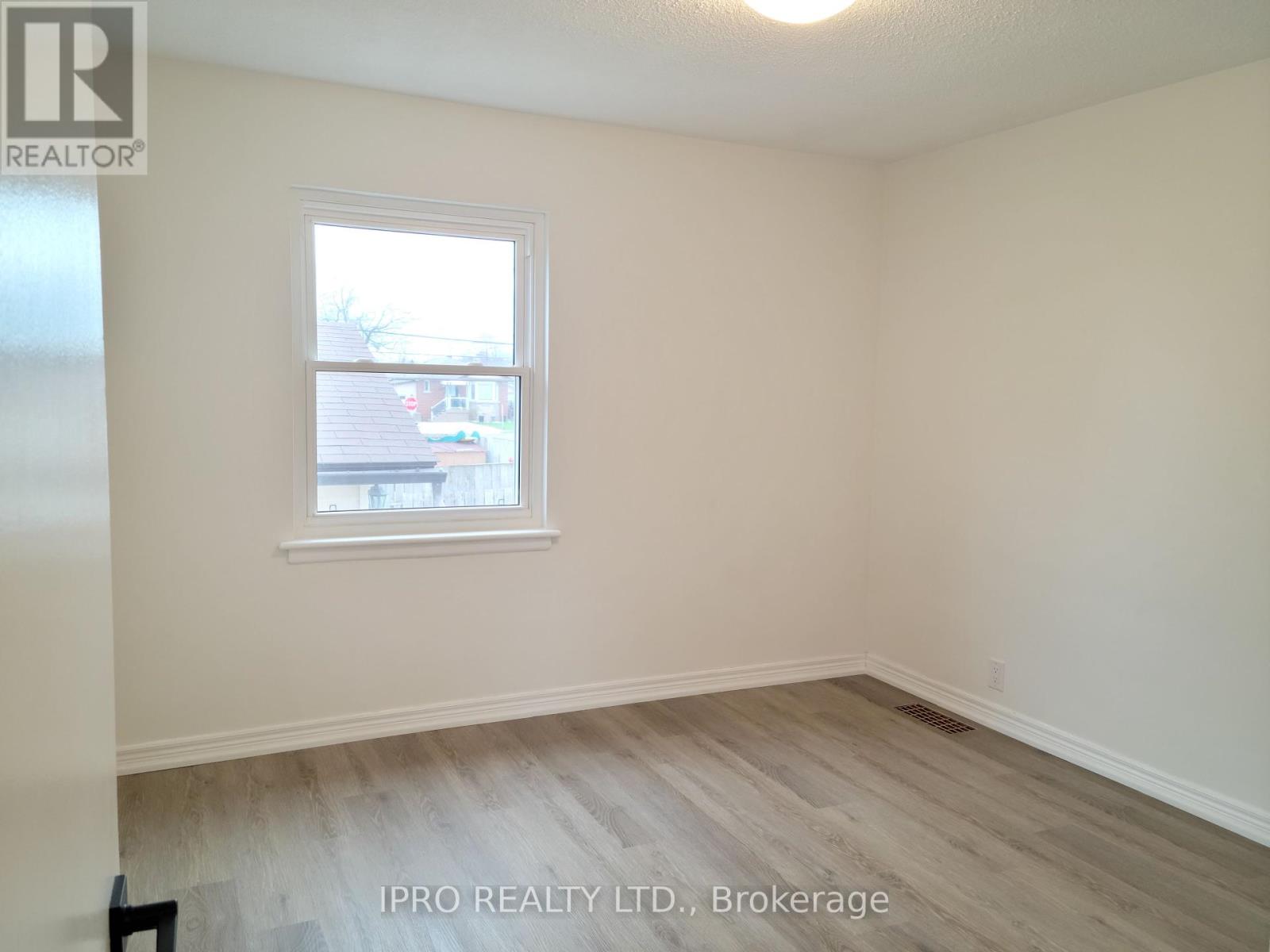 (Upper) - 371 East 28th Street, Hamilton, Ontario  L8V 3J7 - Photo 12 - X9398189