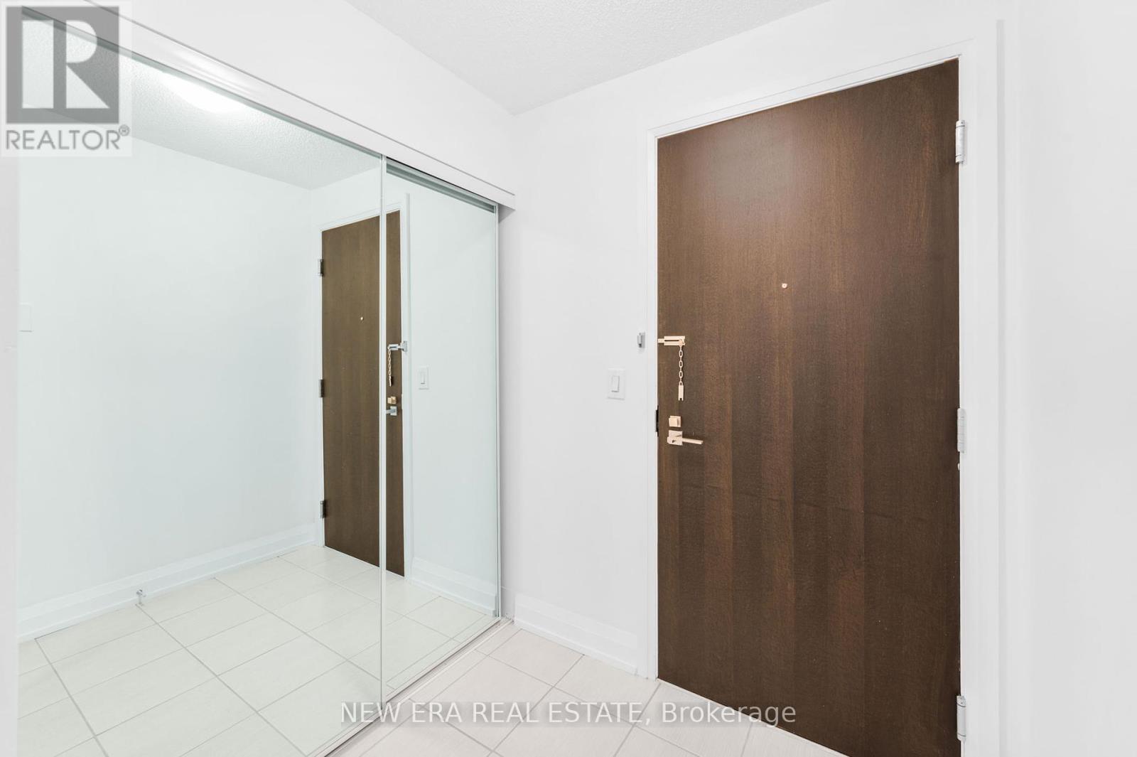 219 - 1070 Sheppard Avenue W, Toronto, Ontario  M3J 0G8 - Photo 4 - W9398133