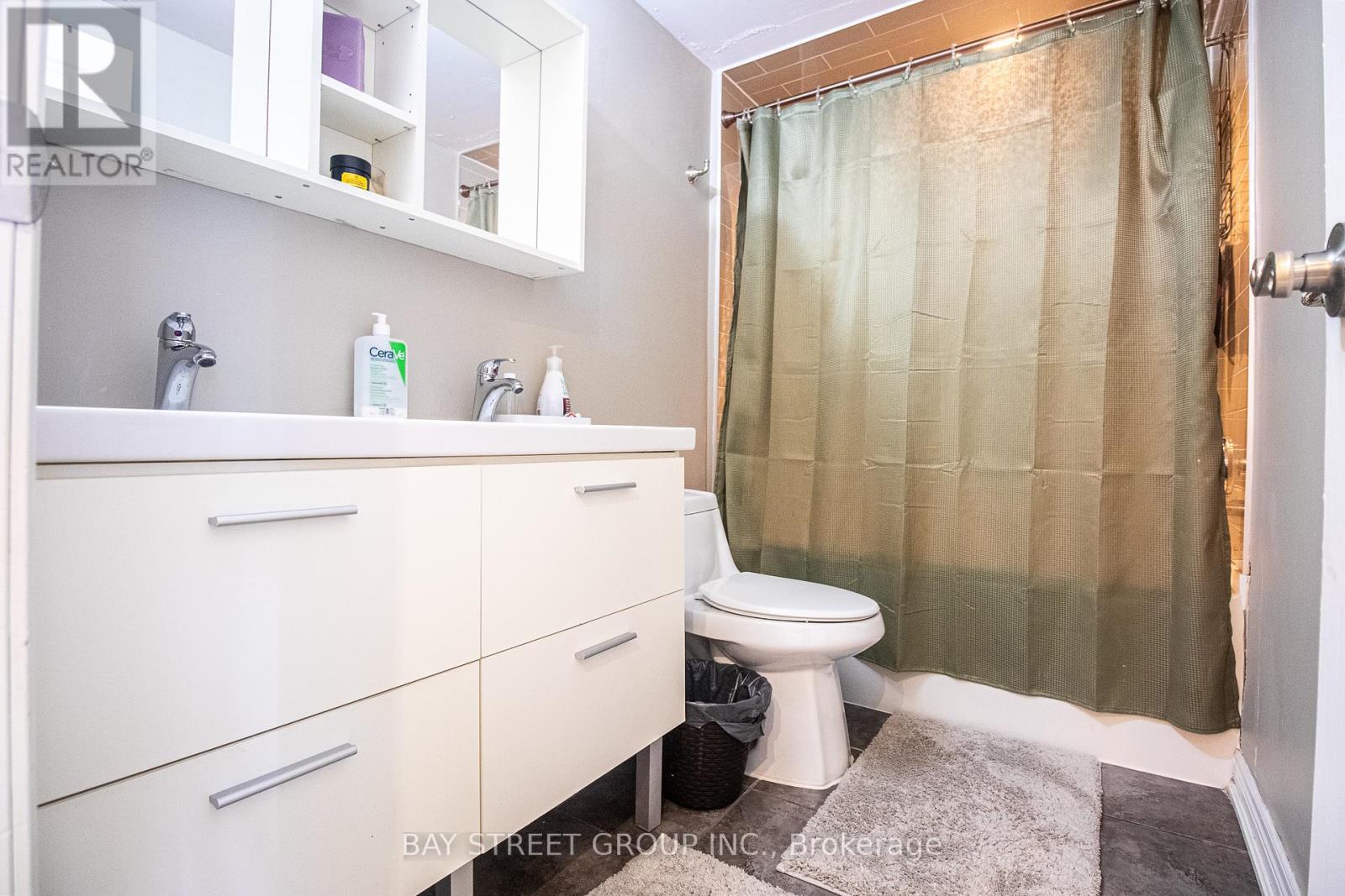 6 Sebastian Cabot Way, Toronto, Ontario  M3N 2T3 - Photo 3 - W9398265