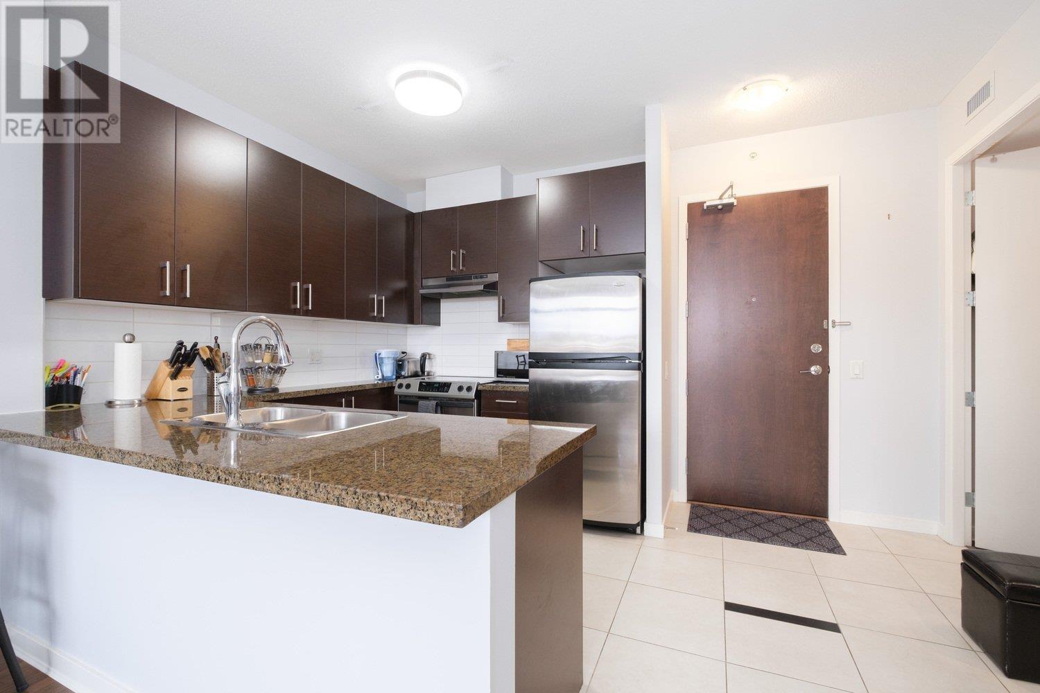 702 4250 Dawson Street, Burnaby, British Columbia  V5C 4B1 - Photo 3 - R2936164