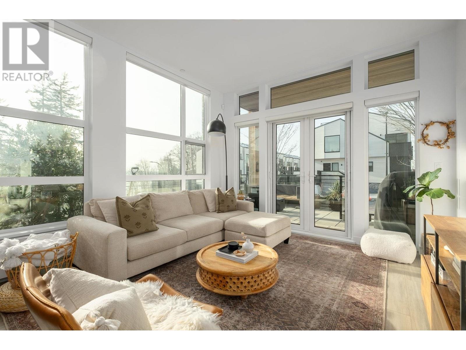 105 707 E 3RD STREET, north vancouver, British Columbia V7L1G8