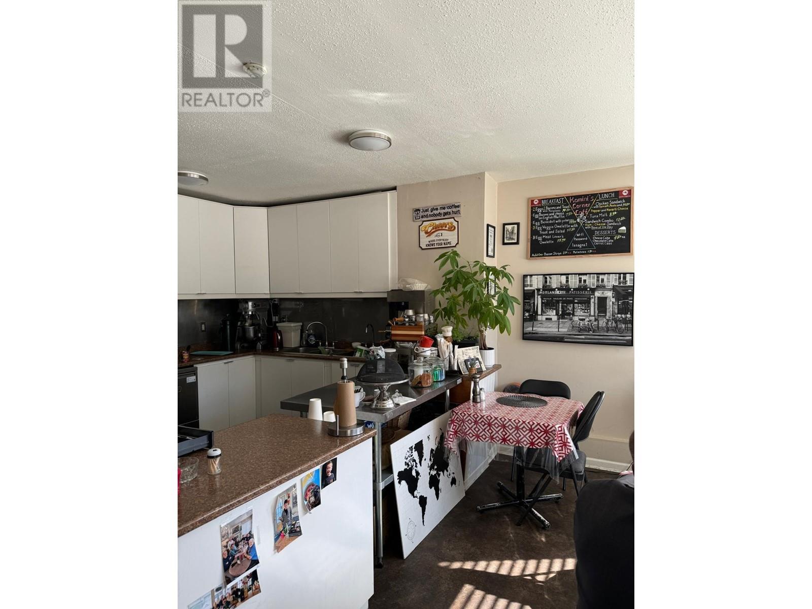 909 12th Street, New Westminster, British Columbia  V3M 4K5 - Photo 3 - C8063774