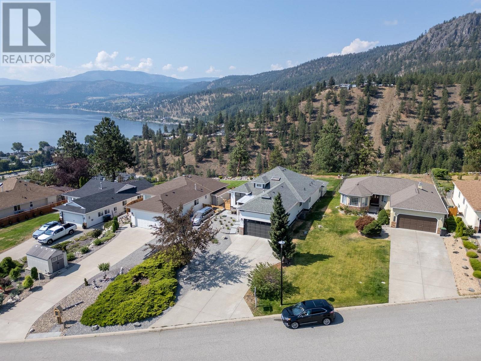 3898 Desert Pines Avenue Peachland