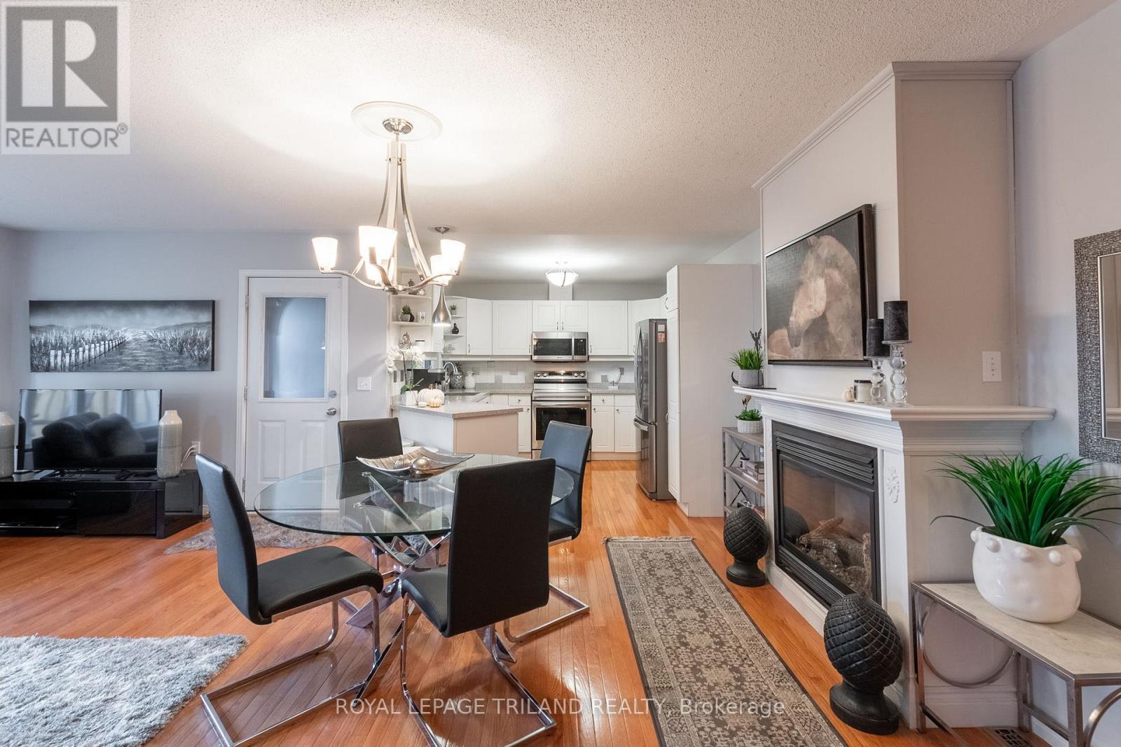 2 - 122 Sherwood Forest Square, London, Ontario  N6G 5G8 - Photo 7 - X9399022