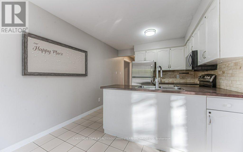 371 Strawberry Crescent, Waterloo, Ontario  N2K 3J3 - Photo 10 - X9381389