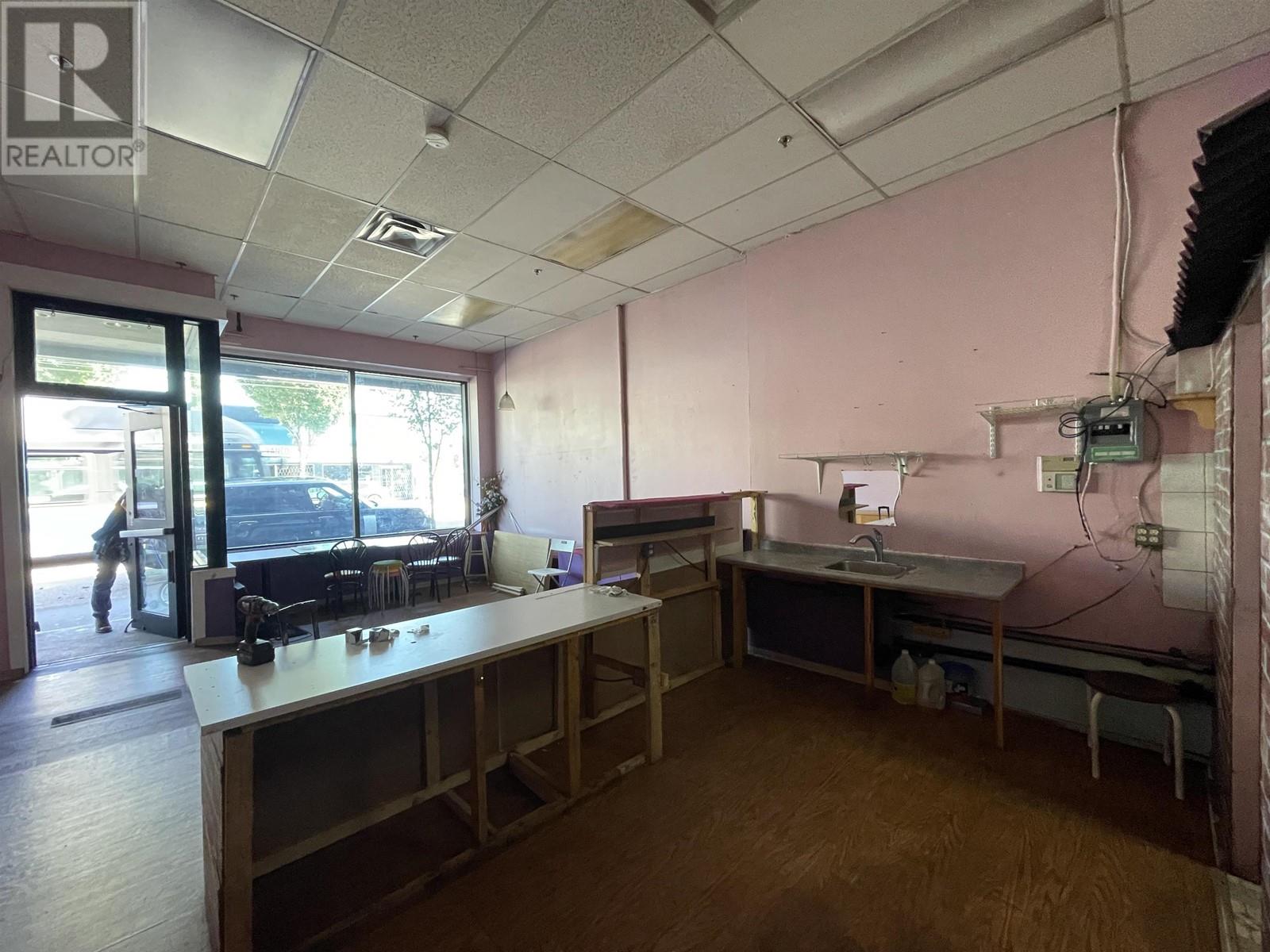 2526 E Hastings Street, Vancouver, British Columbia  V5K 1Z3 - Photo 4 - C8063736