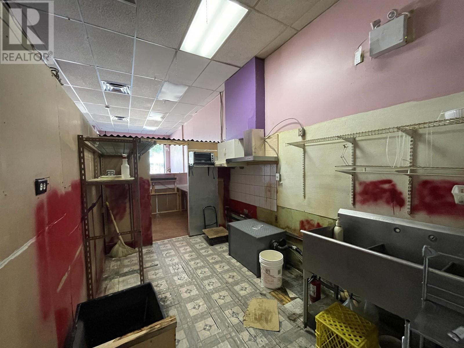 2526 E Hastings Street, Vancouver, British Columbia  V5K 1Z3 - Photo 11 - C8063736