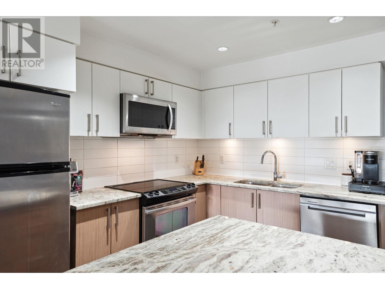 219 55 Eighth Avenue, New Westminster, British Columbia  V3L 0E8 - Photo 11 - R2936226