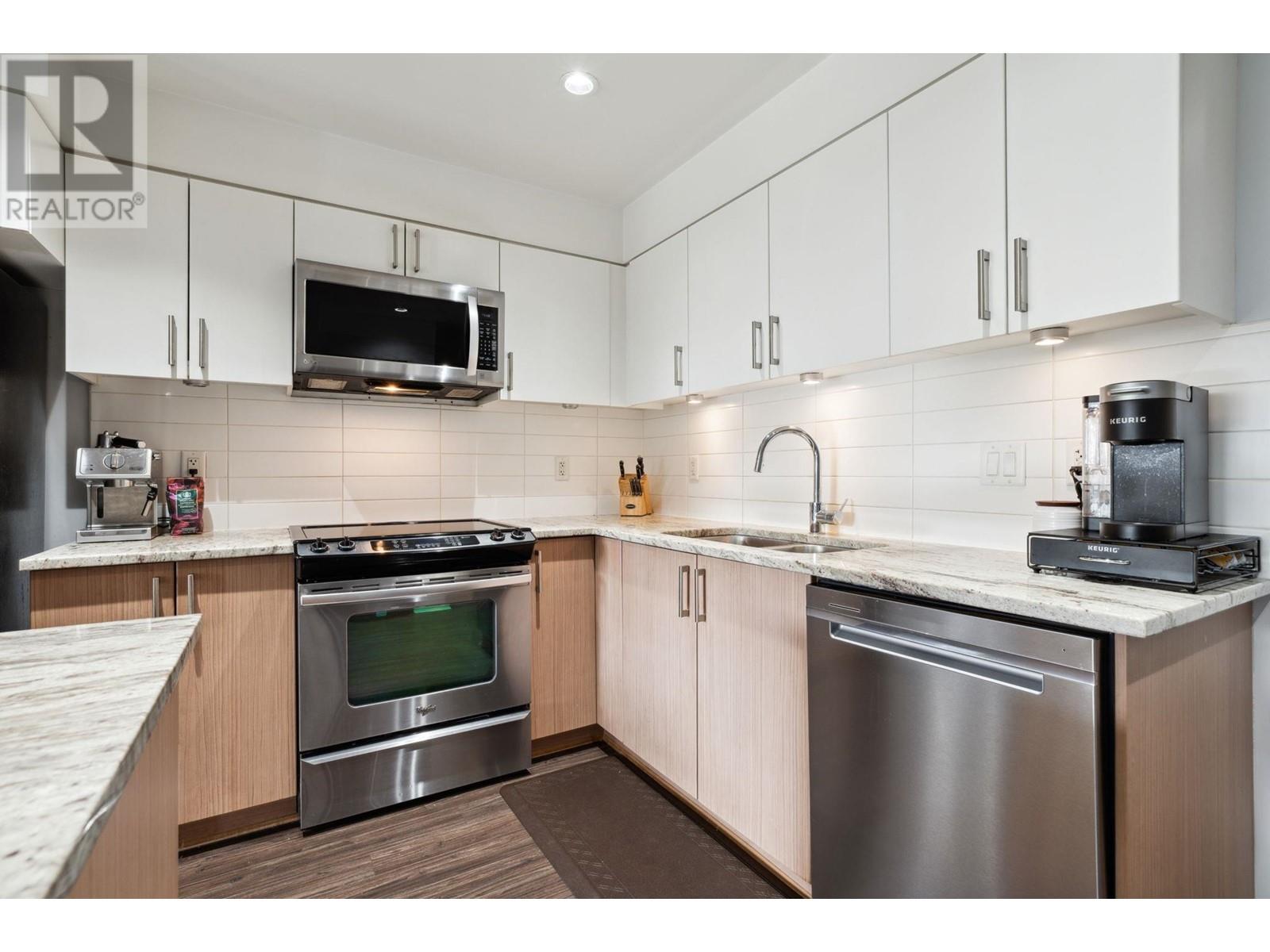 219 55 Eighth Avenue, New Westminster, British Columbia  V3L 0E8 - Photo 9 - R2936226