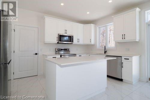 213 Fallowfield DriveKitchener, Ontario  N2C 2T7 - Photo 15 - 40659902