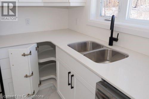 213 Fallowfield DriveKitchener, Ontario  N2C 2T7 - Photo 19 - 40659902