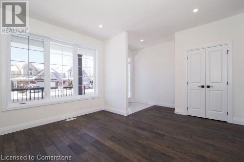 213 Fallowfield DriveKitchener, Ontario  N2C 2T7 - Photo 4 - 40659902