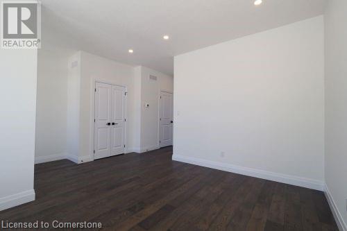 213 Fallowfield DriveKitchener, Ontario  N2C 2T7 - Photo 6 - 40659902