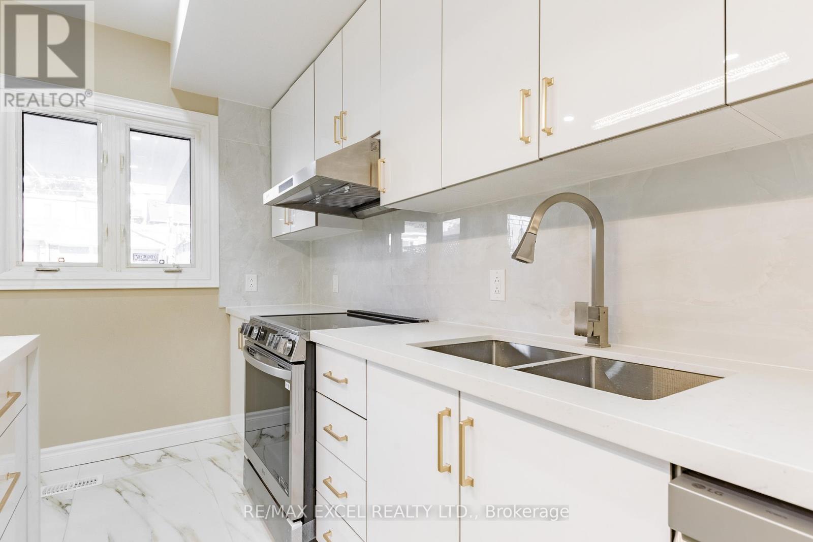 75 Harvie Street, Toronto (Corso Italia-Davenport), Ontario  M6E 4K4 - Photo 12 - W9399125