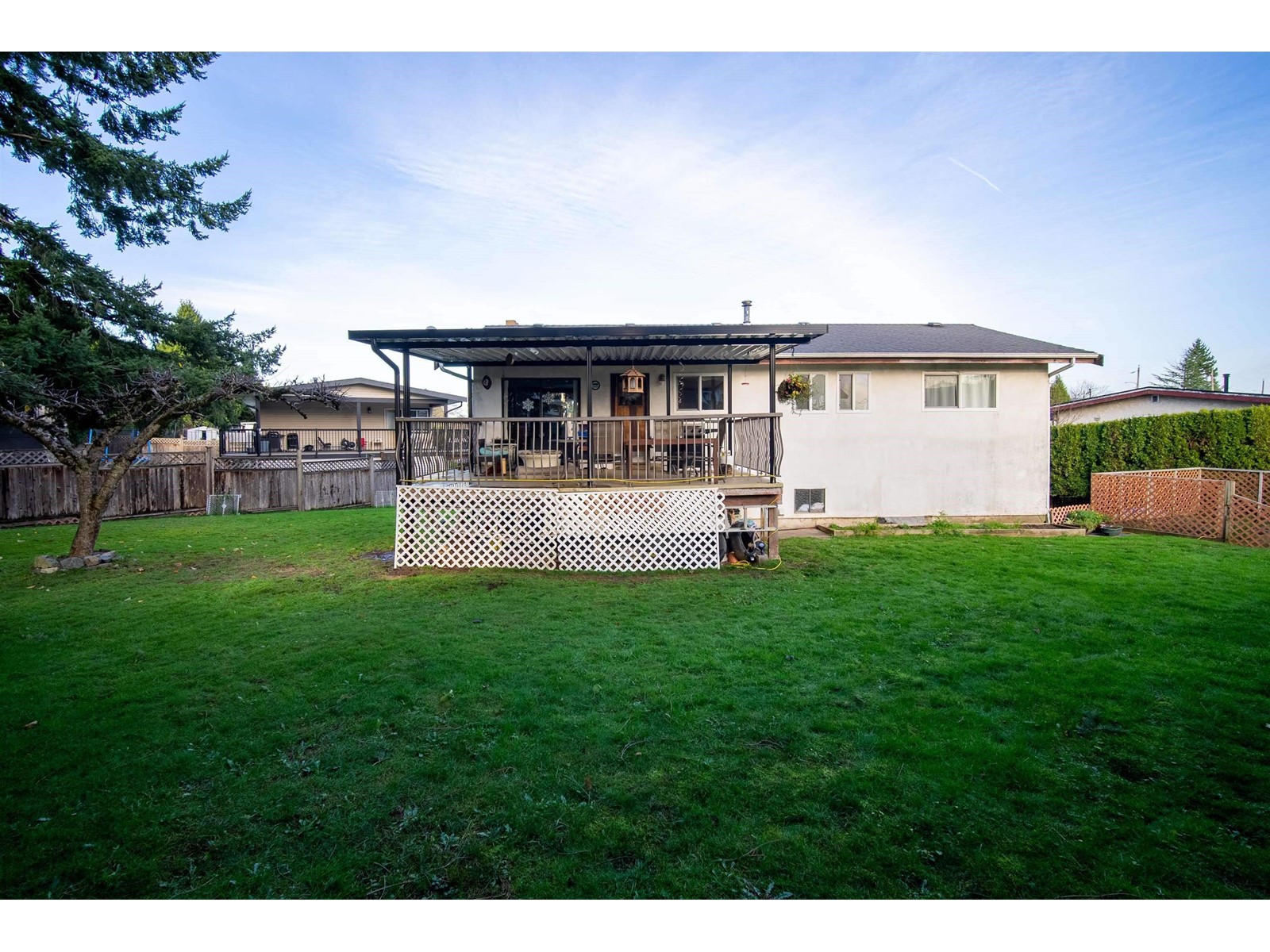 Property at 32574 GENEVA AVENUE image 3