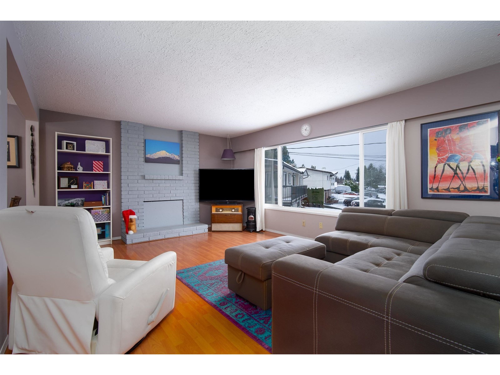 Property at 32574 GENEVA AVENUE image 4