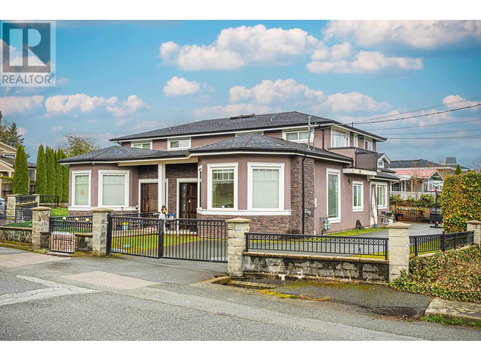 Listing Picture 13 of 30 : 4637 BUXTON COURT, Burnaby / 本拿比 - 魯藝地產 Yvonne Lu Group - MLS Medallion Club Member