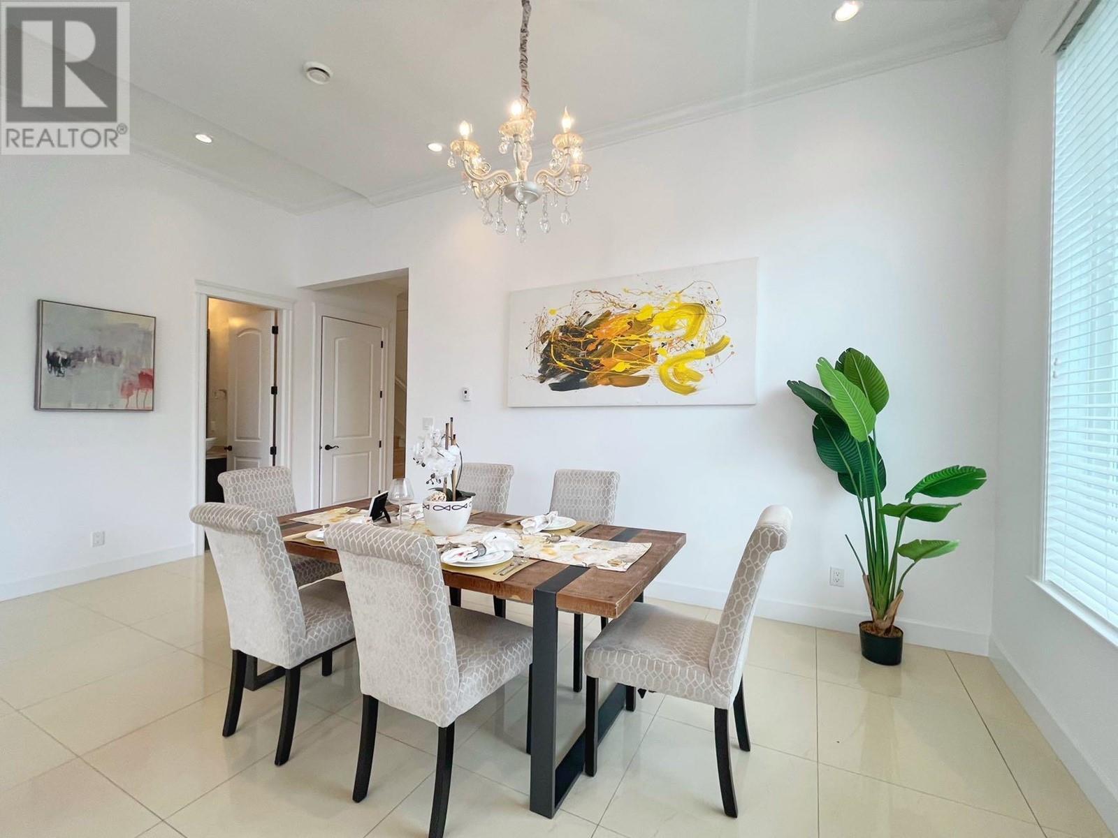 Listing Picture 2 of 30 : 4637 BUXTON COURT, Burnaby / 本拿比 - 魯藝地產 Yvonne Lu Group - MLS Medallion Club Member