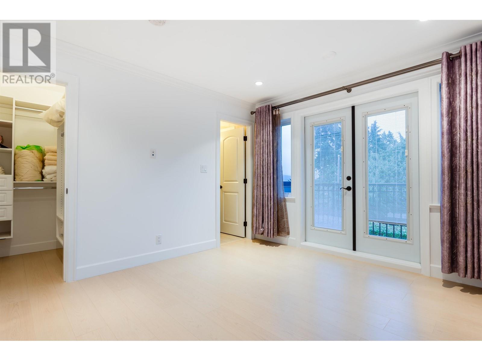 Listing Picture 20 of 30 : 4637 BUXTON COURT, Burnaby / 本拿比 - 魯藝地產 Yvonne Lu Group - MLS Medallion Club Member