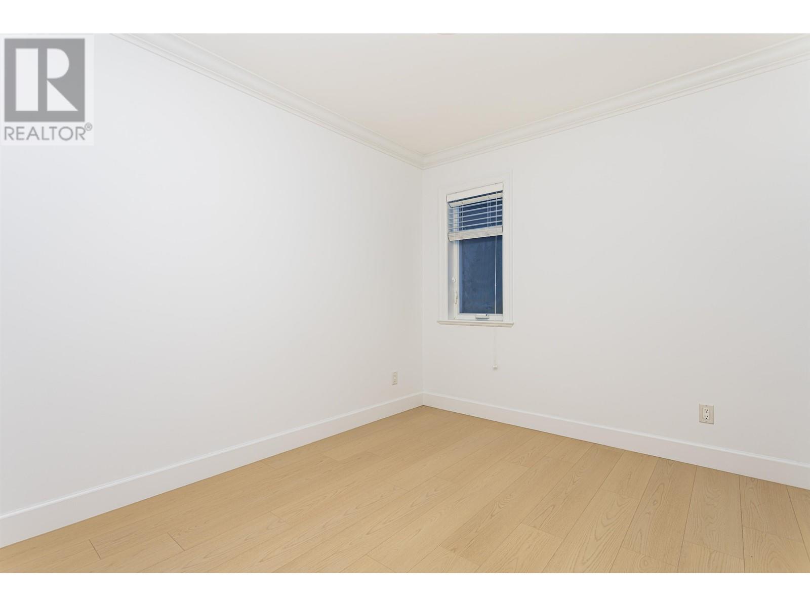 Listing Picture 23 of 30 : 4637 BUXTON COURT, Burnaby / 本拿比 - 魯藝地產 Yvonne Lu Group - MLS Medallion Club Member