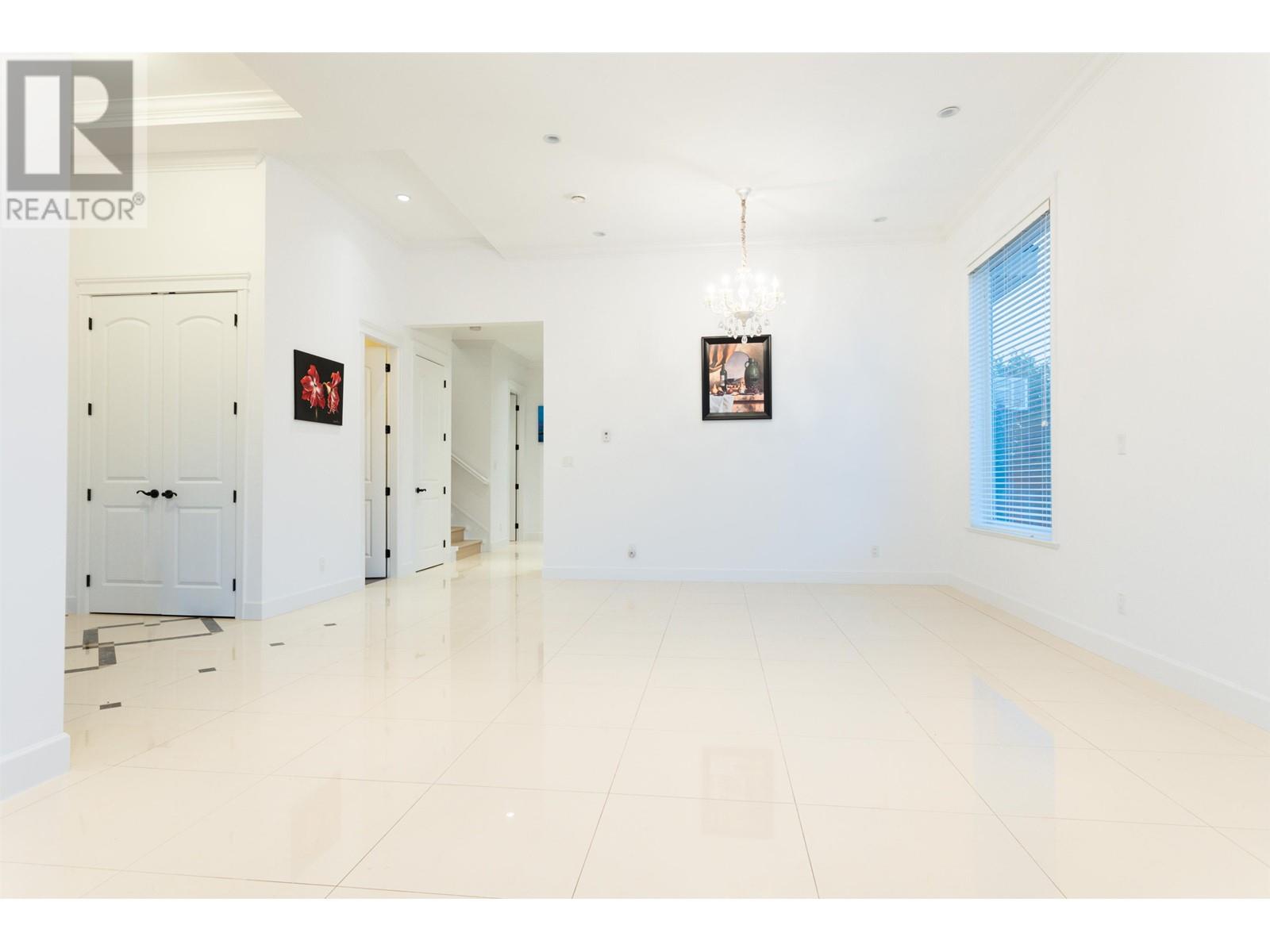 Listing Picture 17 of 30 : 4637 BUXTON COURT, Burnaby / 本拿比 - 魯藝地產 Yvonne Lu Group - MLS Medallion Club Member