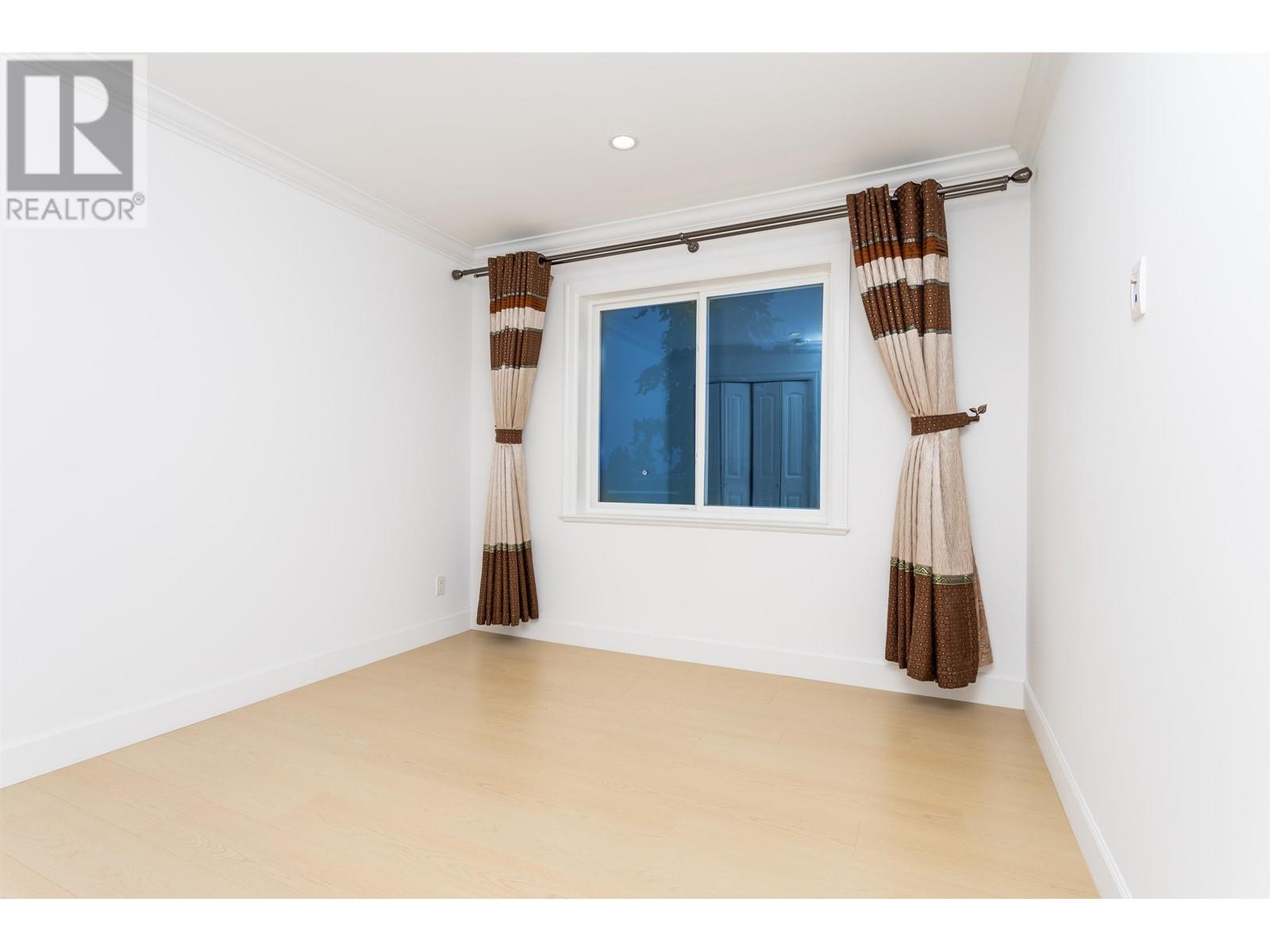 Listing Picture 21 of 30 : 4637 BUXTON COURT, Burnaby / 本拿比 - 魯藝地產 Yvonne Lu Group - MLS Medallion Club Member