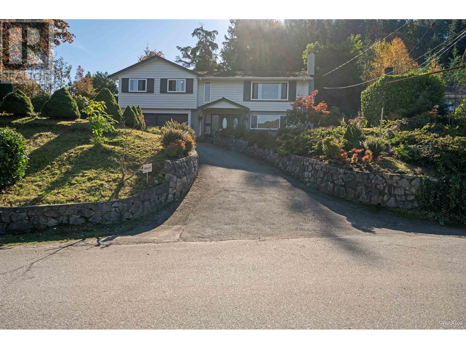 Property at 850 JEFFERSON AVENUE image 3