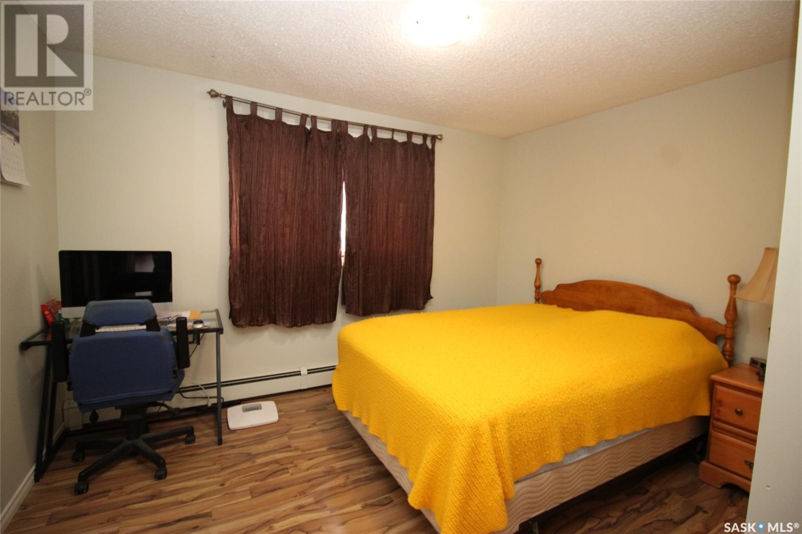 595 9th Street W, Shaunavon, Saskatchewan  S0N 2M0 - Photo 11 - SK986196