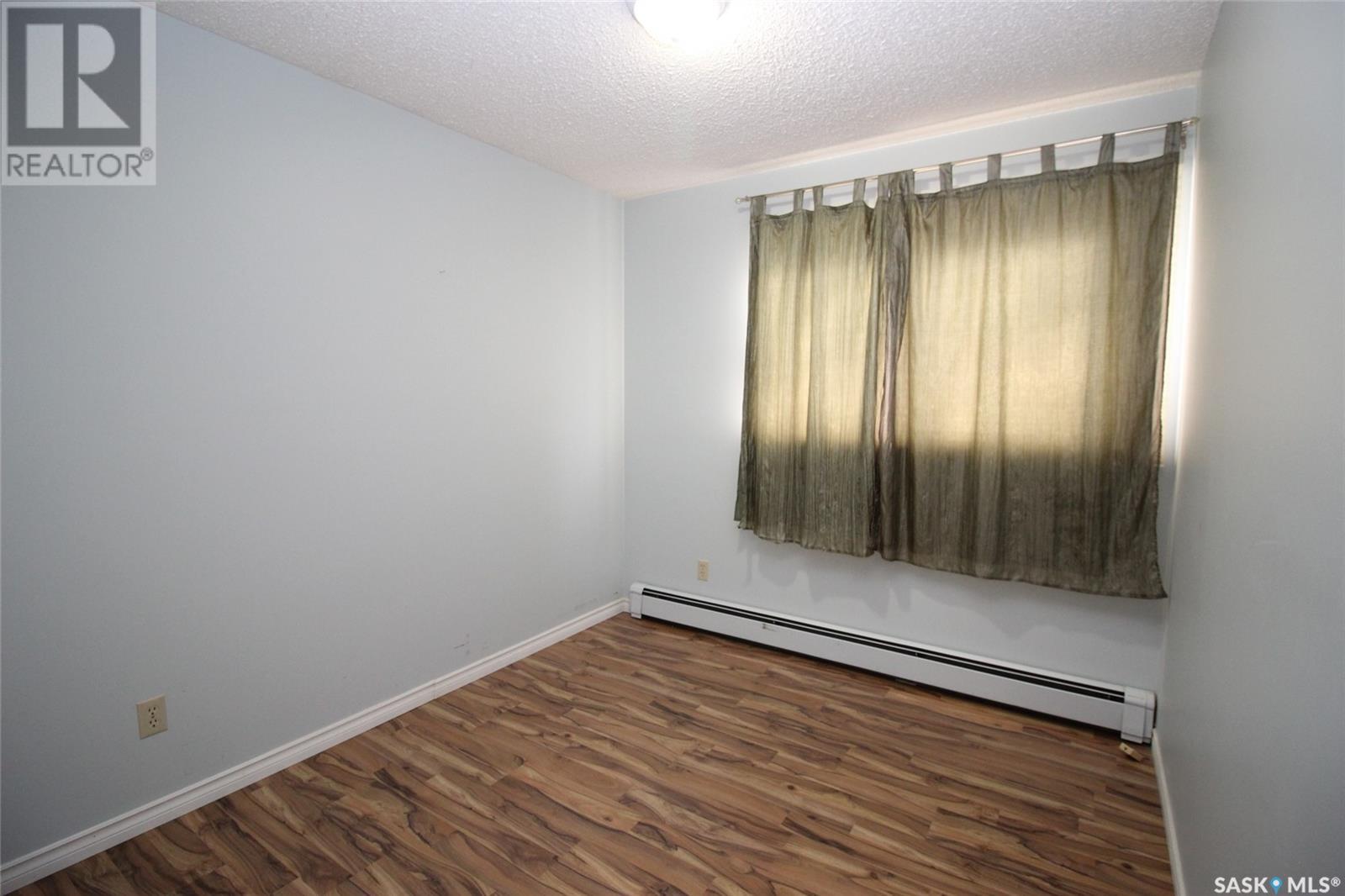 595 9th Street W, Shaunavon, Saskatchewan  S0N 2M0 - Photo 16 - SK986196
