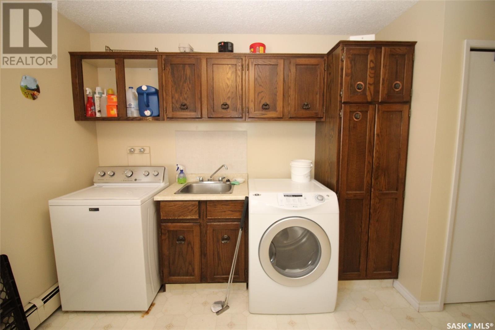 595 9th Street W, Shaunavon, Saskatchewan  S0N 2M0 - Photo 19 - SK986196